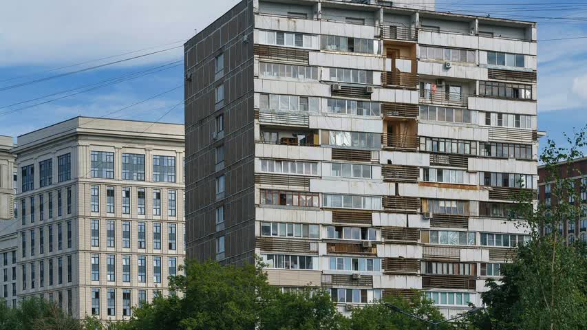 Фото - Россияне бросились срочно избавляться от квартир